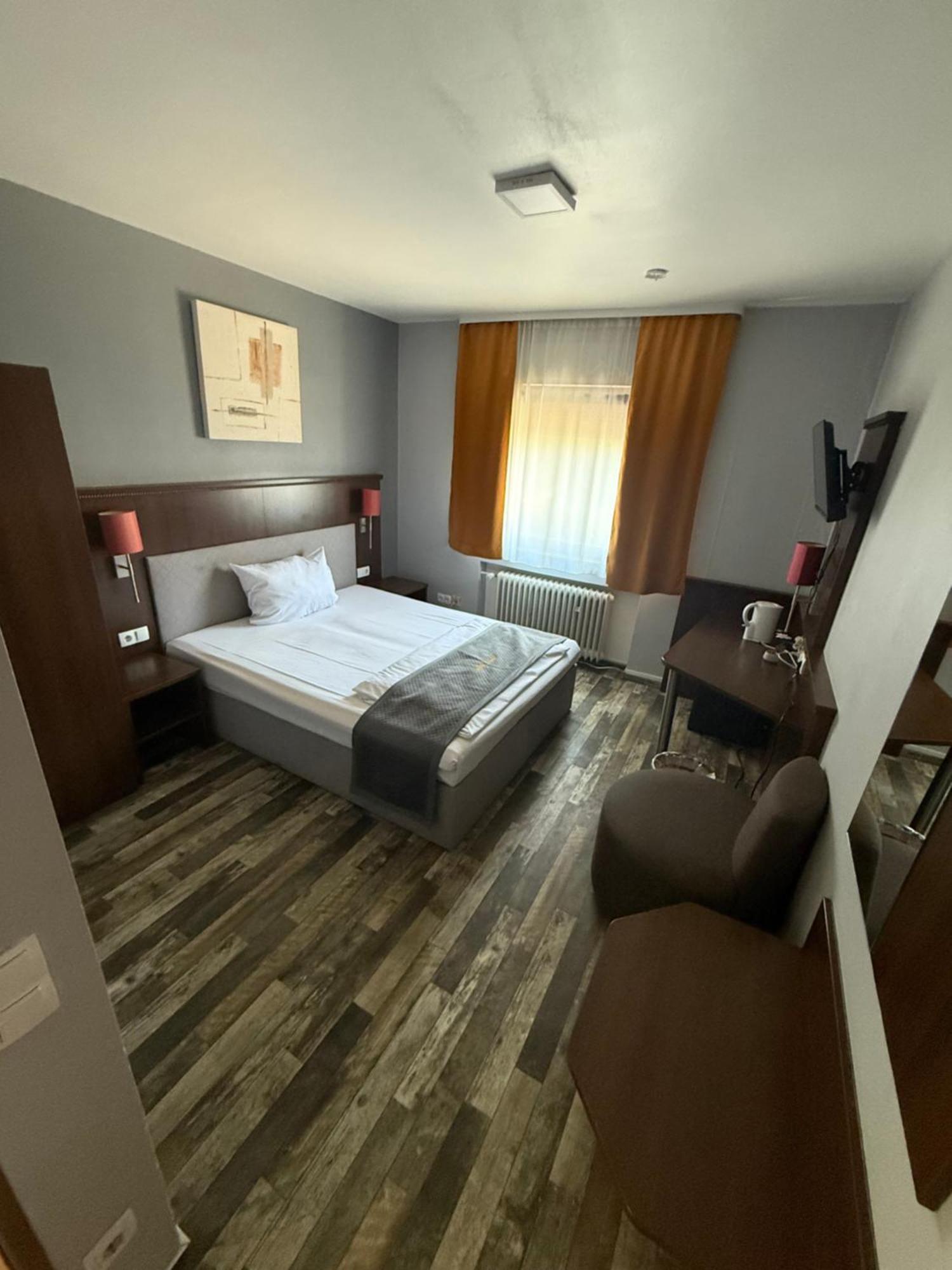 Parkhotel Lindenhof - Kostenlose Parkplaetze Offenbach-sur-le-Main