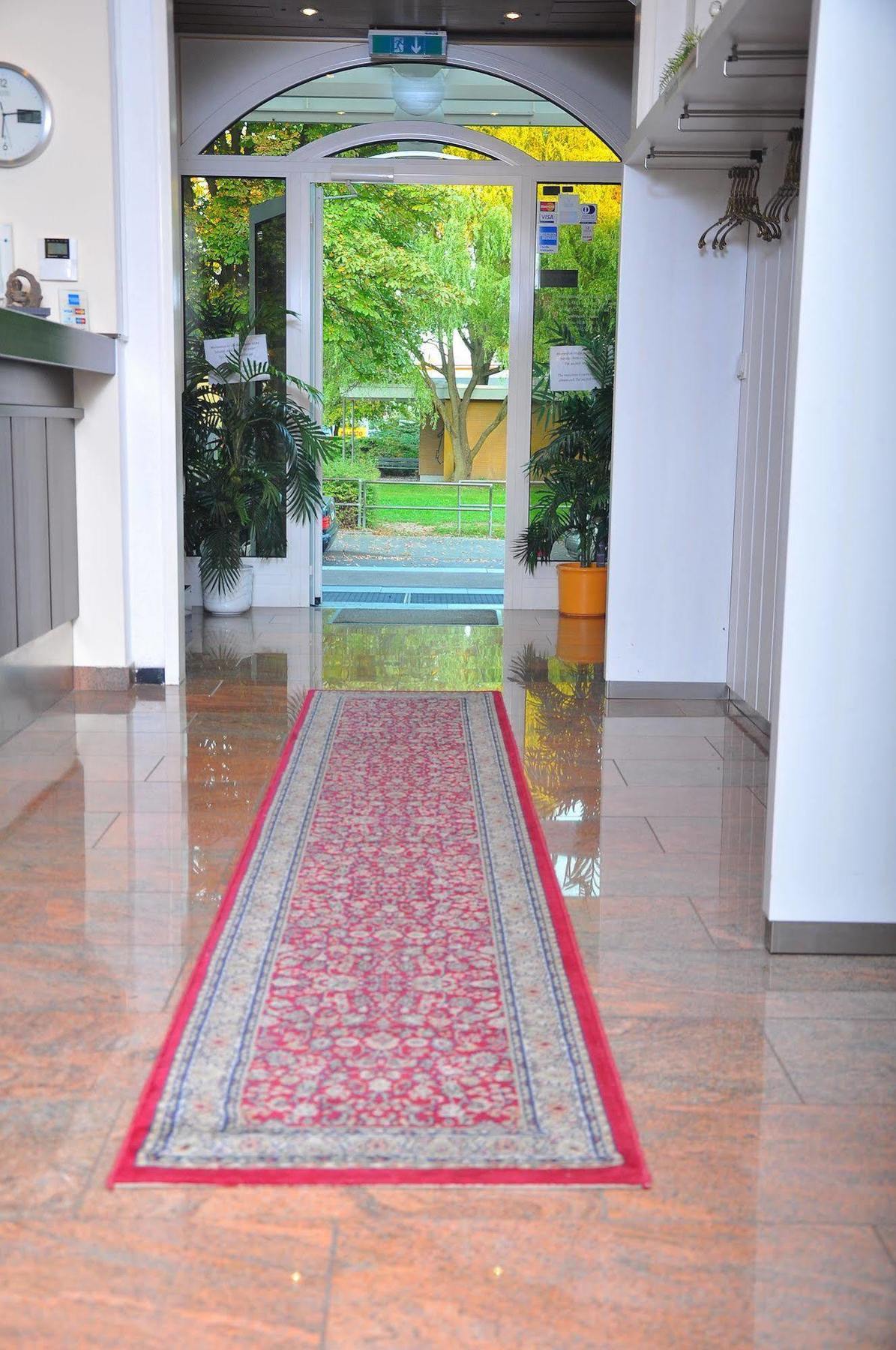 Parkhotel Lindenhof - Kostenlose Parkplaetze Отель Оффенбах